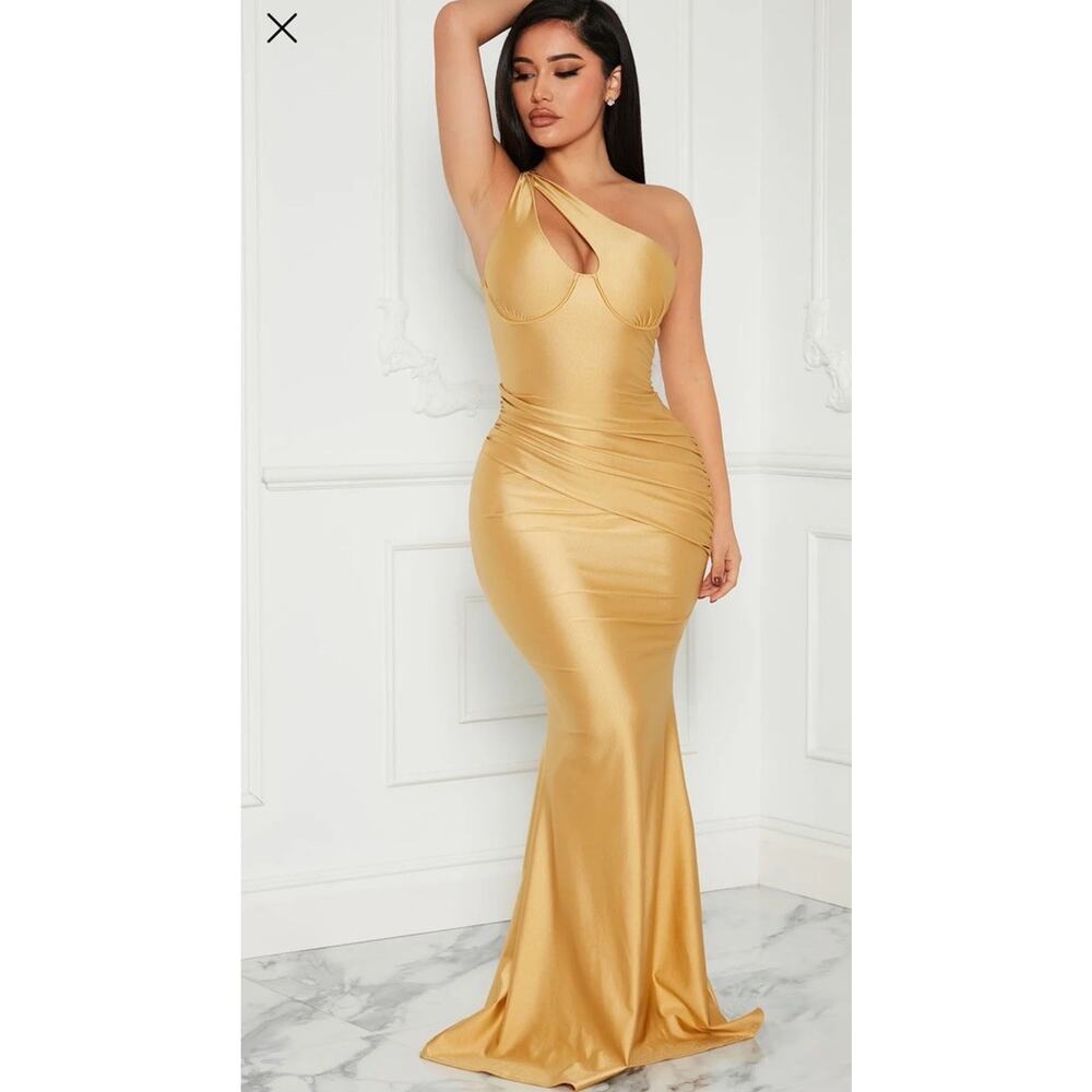 New With Tags FASHION NOVA As You Know It Maxi Dress - Gold size Small